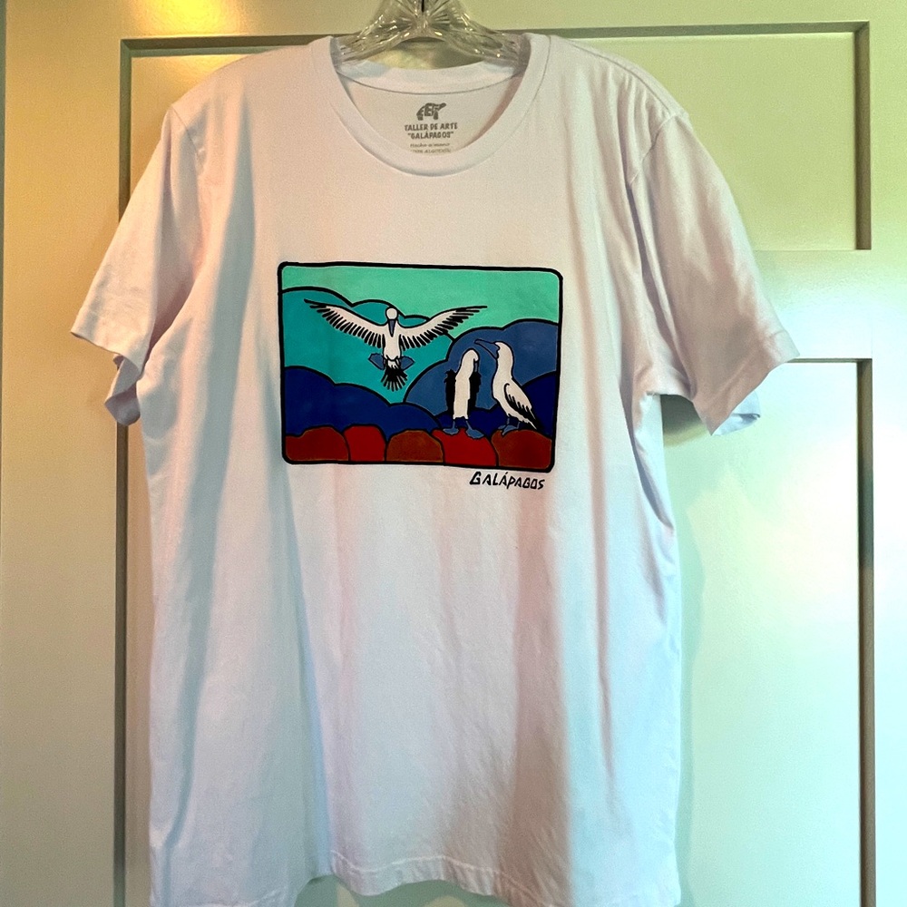 Hand painted Galapagos T-shirt. XL. Featuring Blue Footed Booby birds.